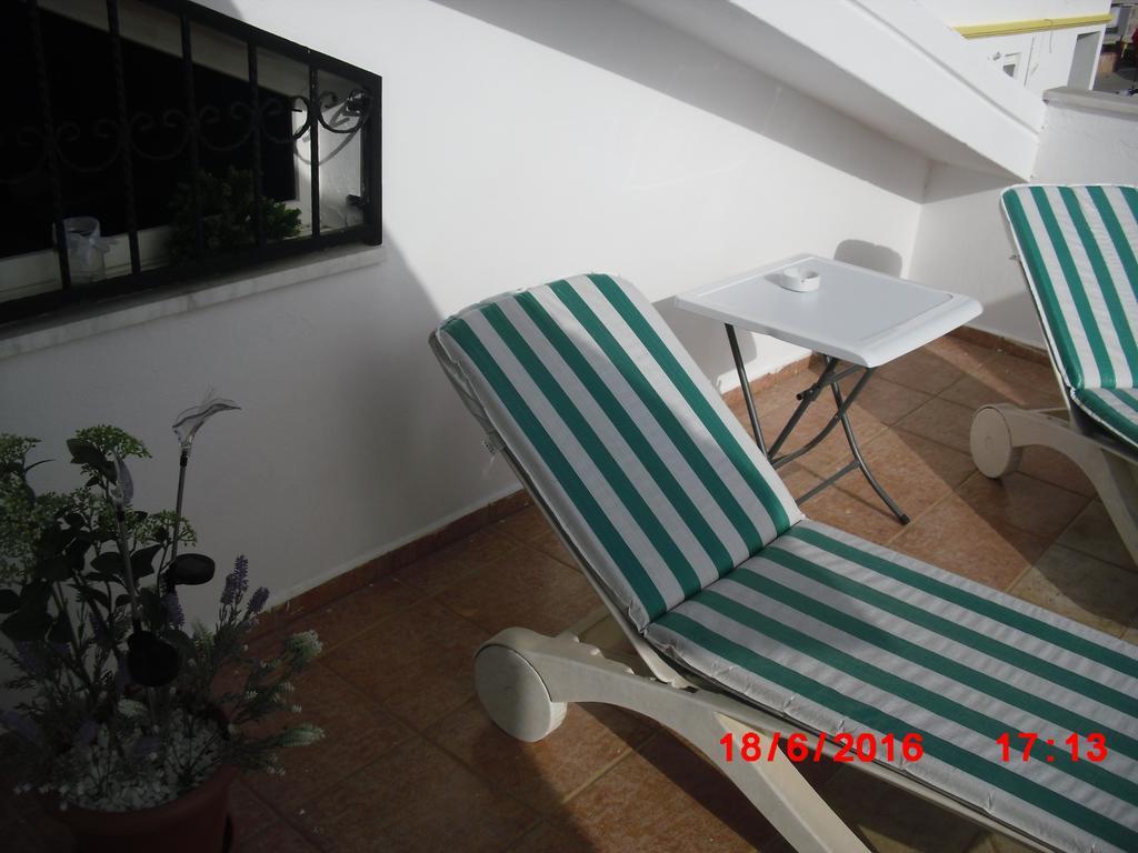Gaby Apartment คูซาดาซี ภายนอก รูปภาพ