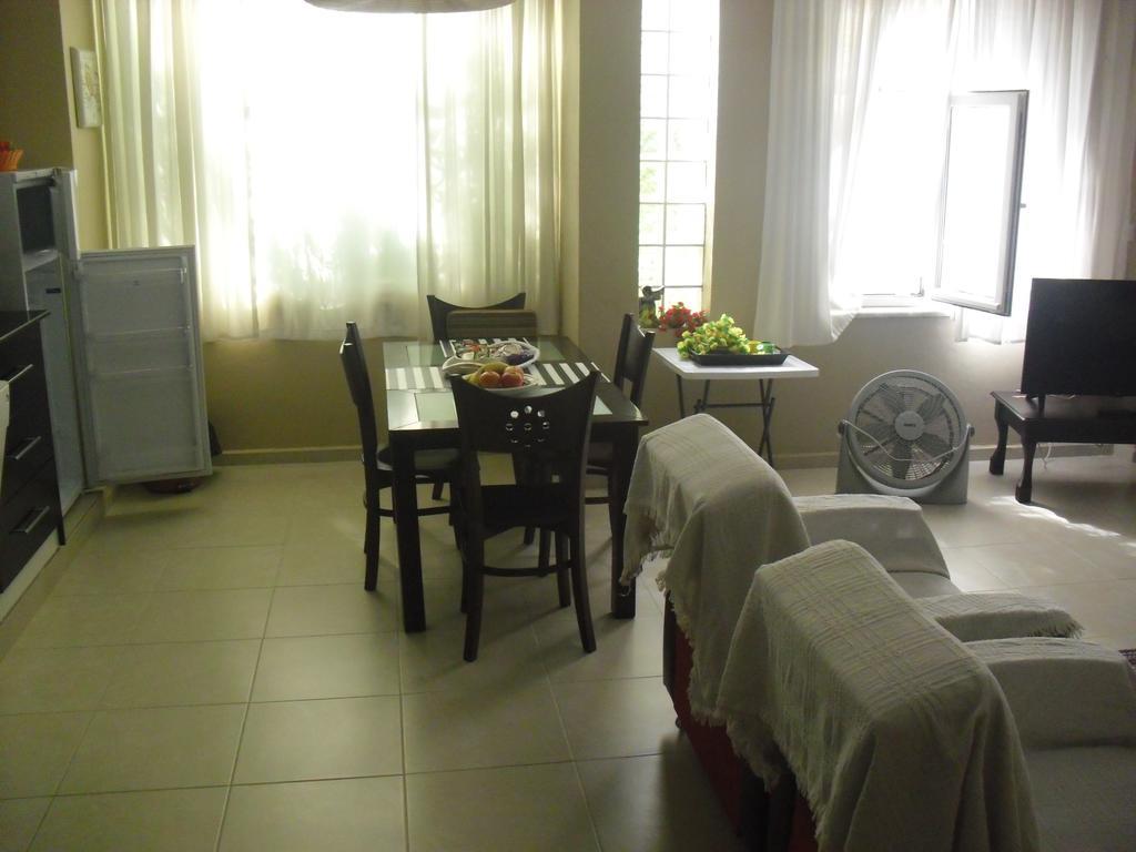 Gaby Apartment คูซาดาซี ภายนอก รูปภาพ