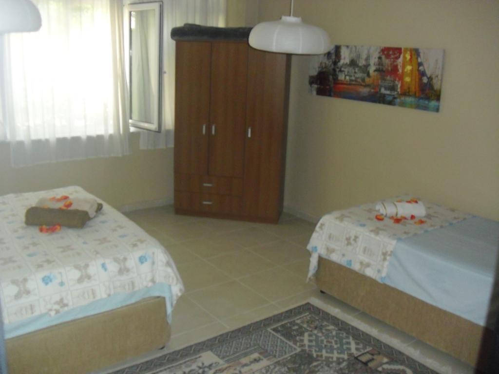 Gaby Apartment คูซาดาซี ภายนอก รูปภาพ