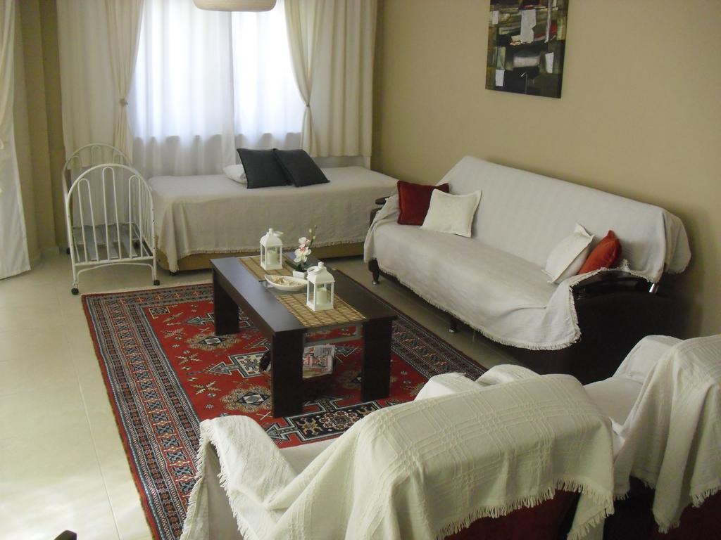 Gaby Apartment คูซาดาซี ภายนอก รูปภาพ