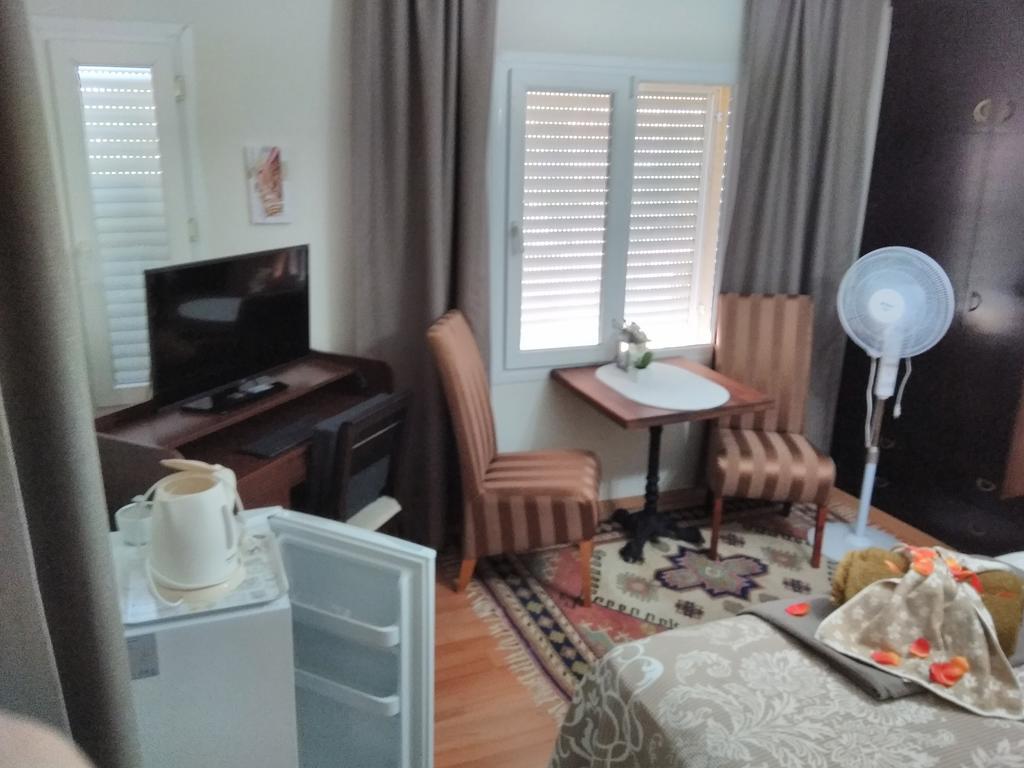 Gaby Apartment คูซาดาซี ภายนอก รูปภาพ