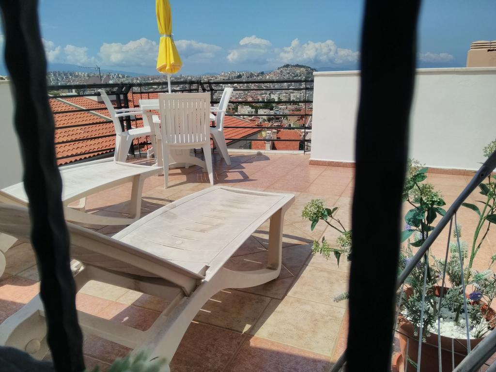 Gaby Apartment คูซาดาซี ภายนอก รูปภาพ
