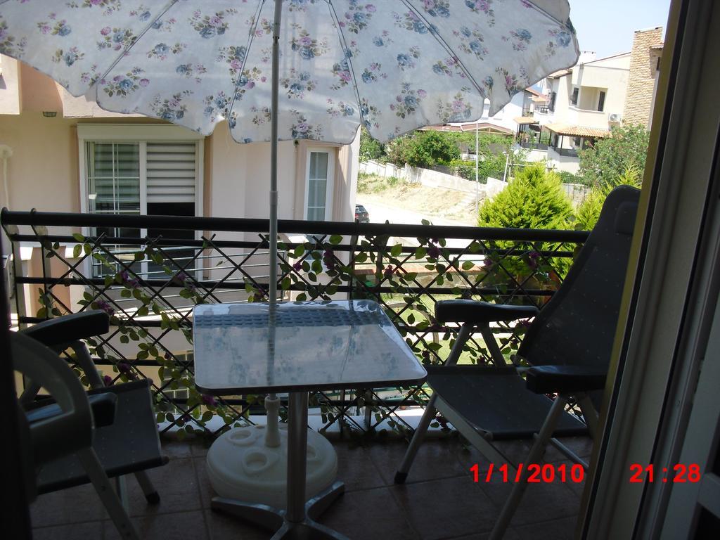 Gaby Apartment คูซาดาซี ภายนอก รูปภาพ