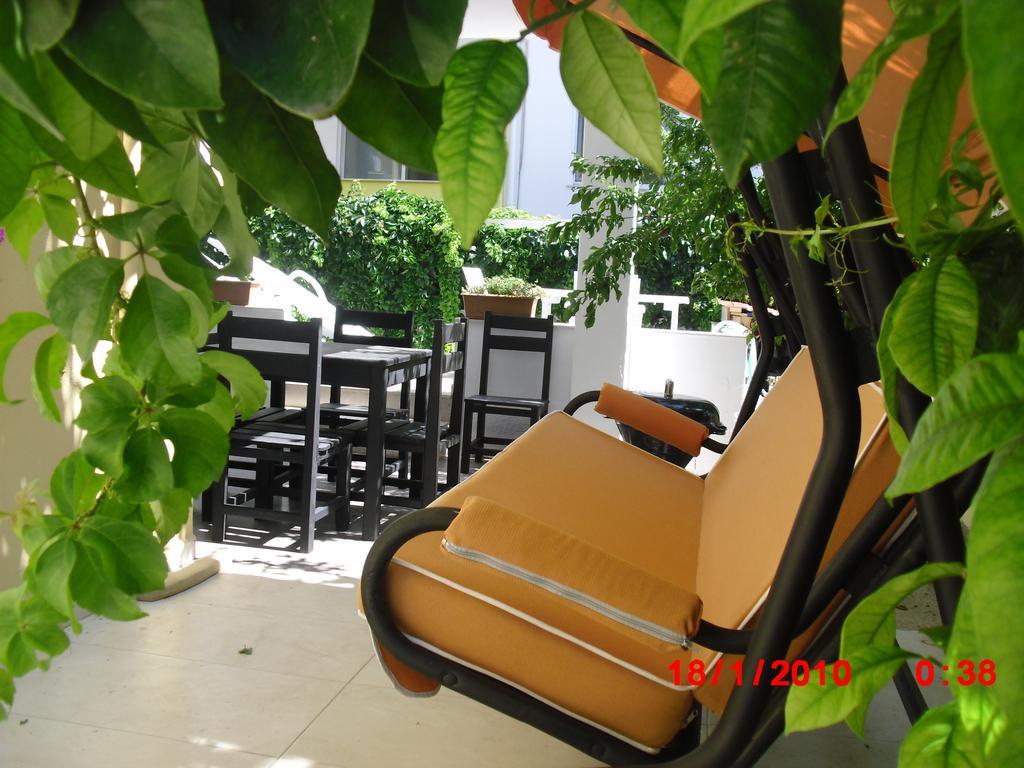 Gaby Apartment คูซาดาซี ภายนอก รูปภาพ