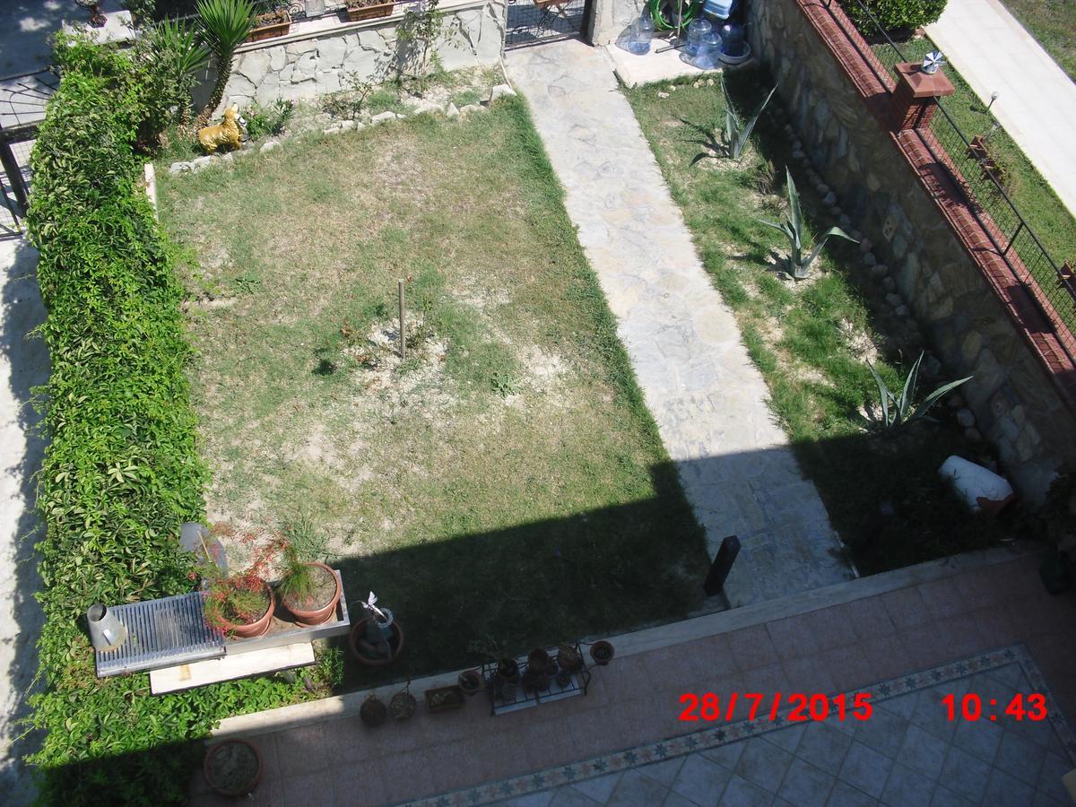 Gaby Apartment คูซาดาซี ภายนอก รูปภาพ